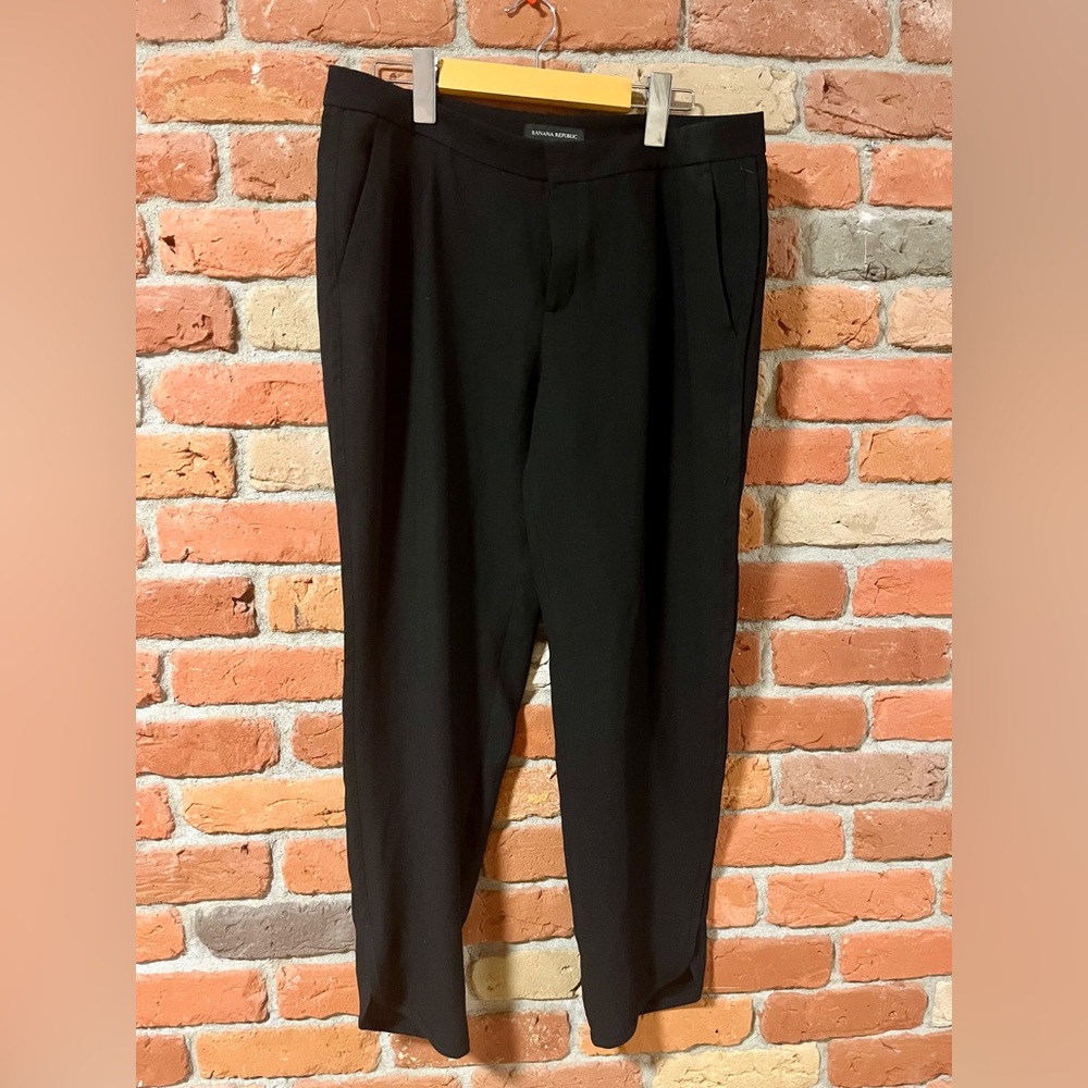 Banana Republic Women's Black Pants. Size 10